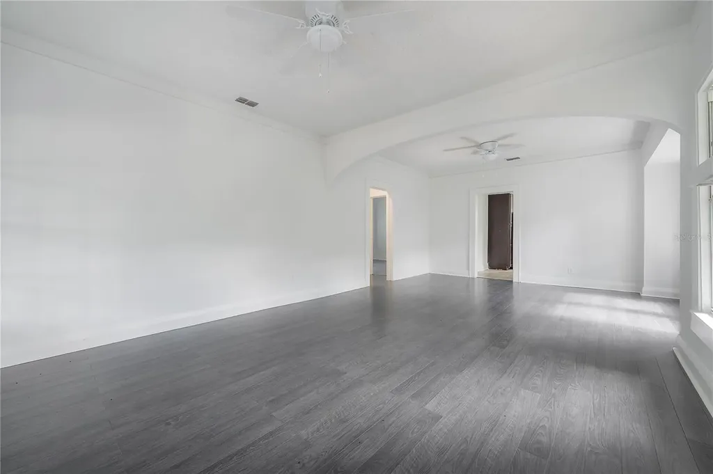 103 W North Bay Street Tampa FL 33603