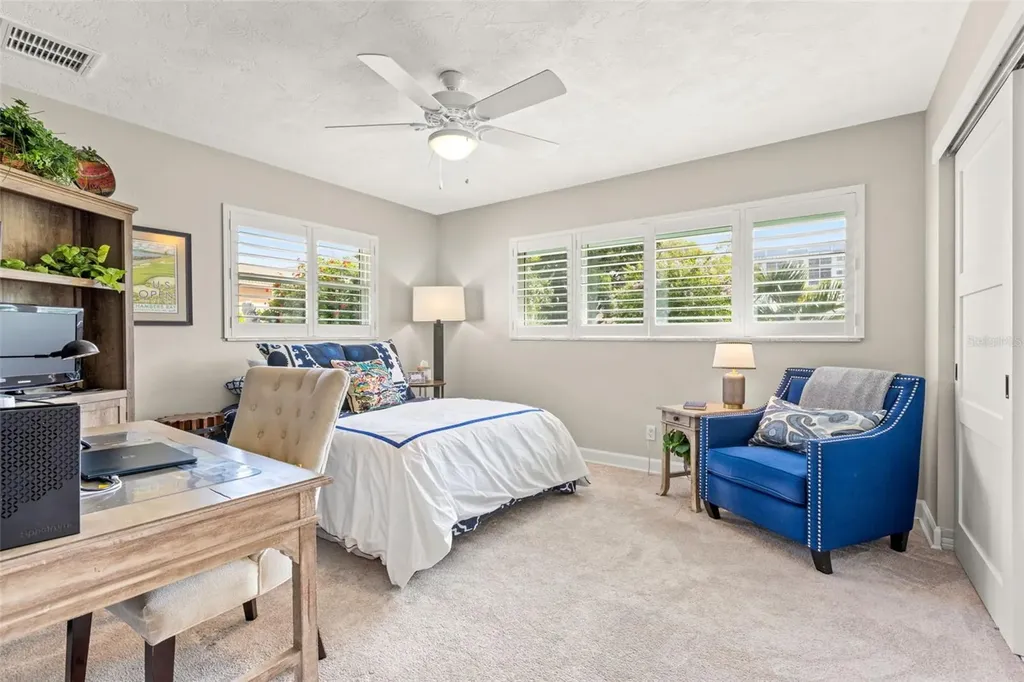 1260 81st Street S St Petersburg FL 33707