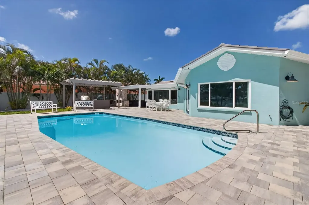 1260 81st Street S St Petersburg FL 33707