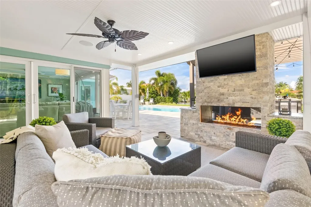 1260 81st Street S St Petersburg FL 33707