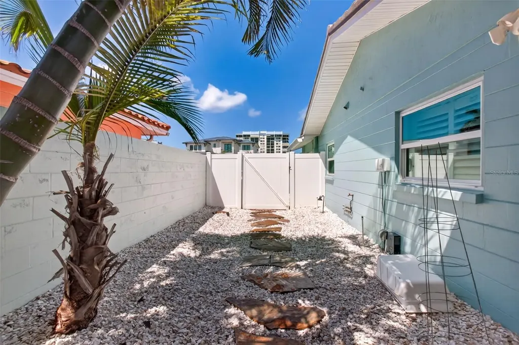 1260 81st Street S St Petersburg FL 33707