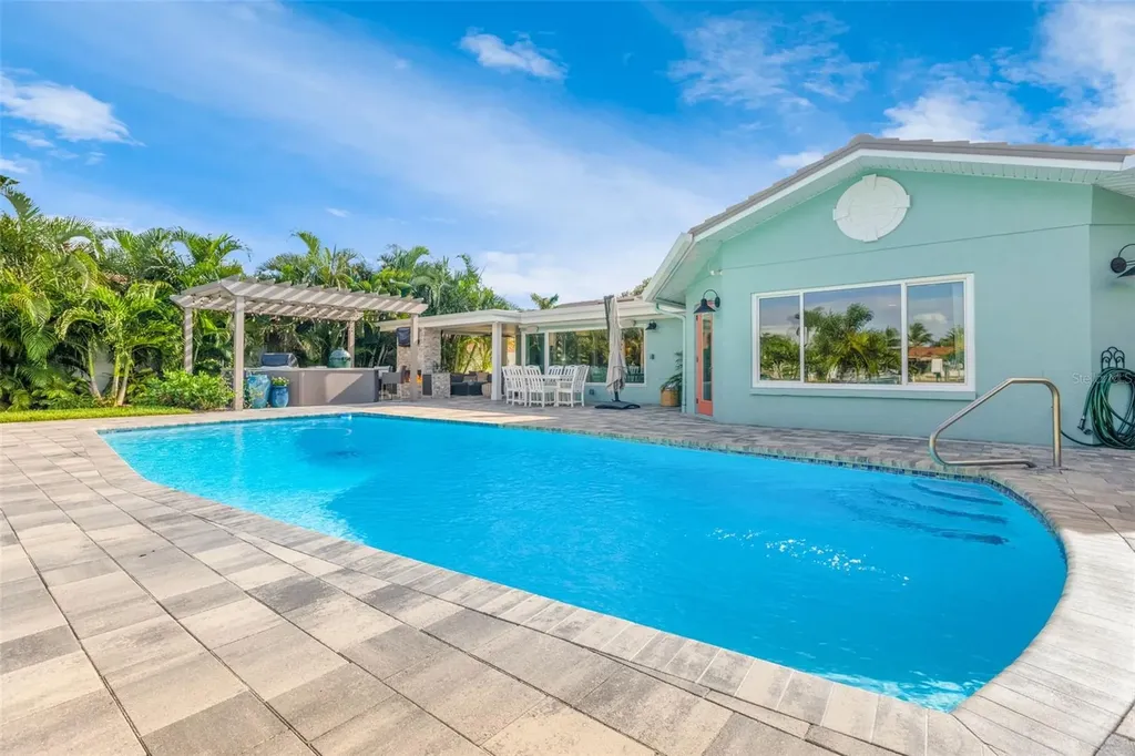 1260 81st Street S St Petersburg FL 33707