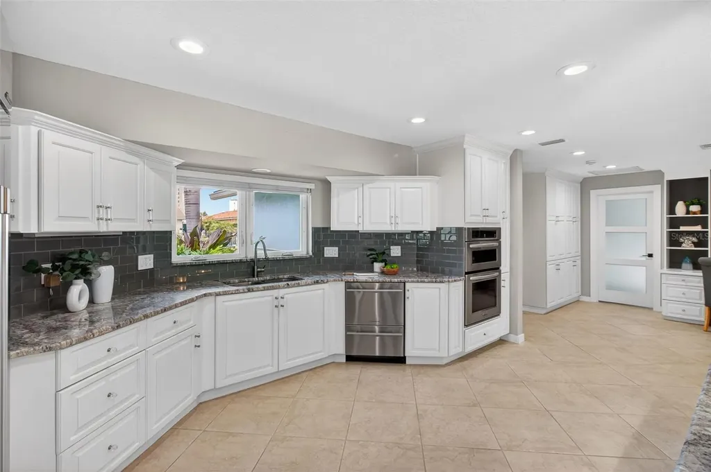 1260 81st Street S St Petersburg FL 33707