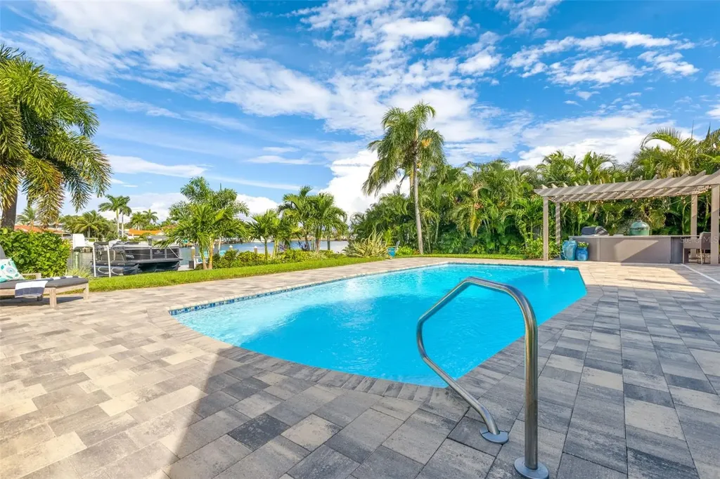 1260 81st Street S St Petersburg FL 33707
