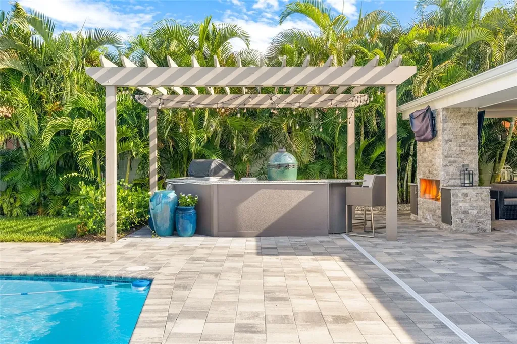 1260 81st Street S St Petersburg FL 33707