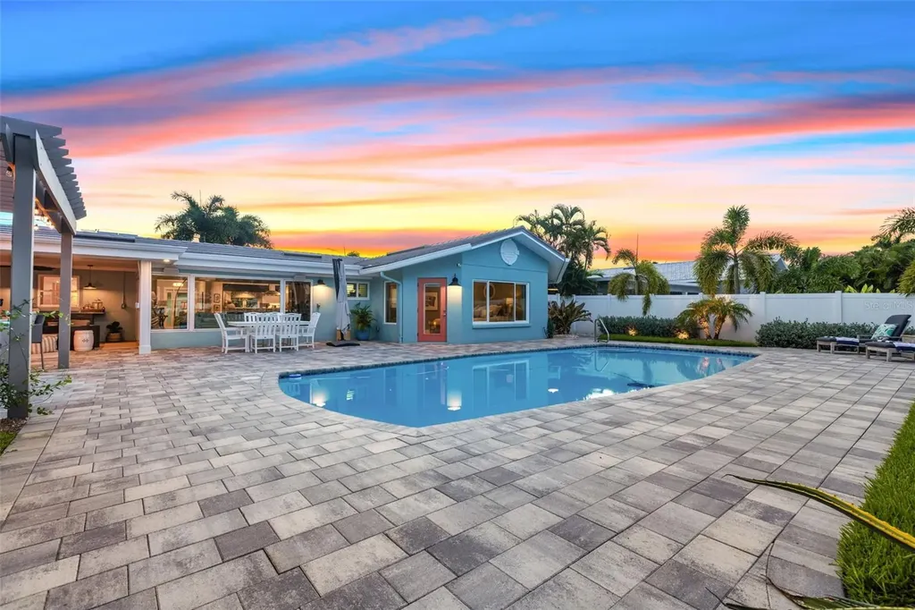 1260 81st Street S St Petersburg FL 33707