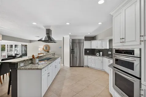 1260 81st Street S St Petersburg FL 33707