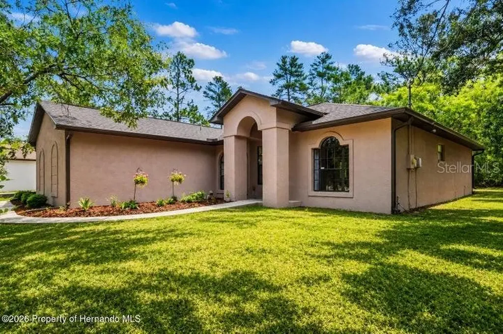 8330 Cockatoo Road Weeki Wachee FL 34613