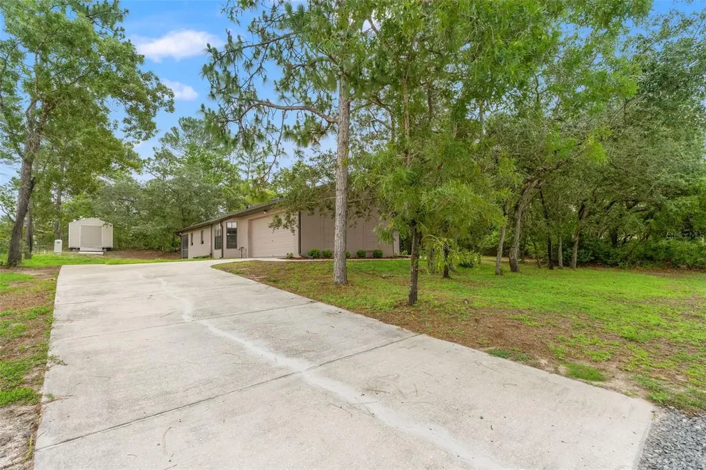 8330 Cockatoo Road Weeki Wachee FL 34613