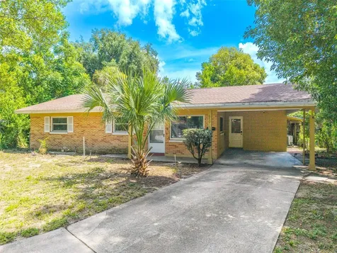 650 Avenue N SE Winter Haven FL 33880