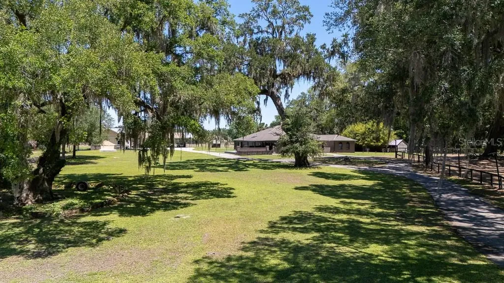 830 NW 111th Lane Oxford FL 34484