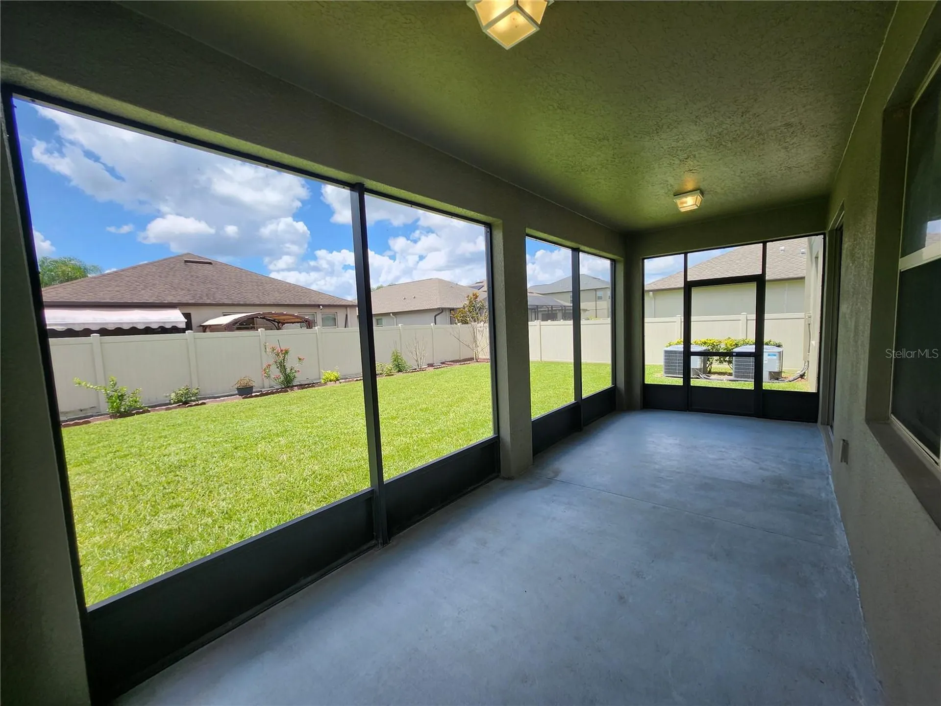 25188 Lambrusco Loop Lutz FL 33559