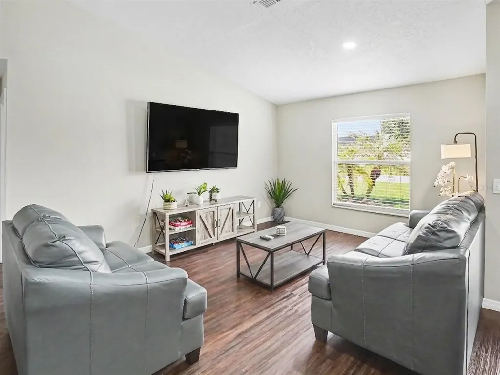 105 Harness Lane Kissimmee FL 34743