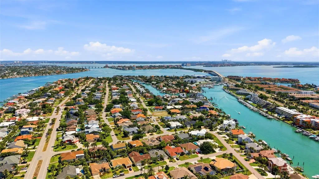 631 De Soto Drive Tierra Verde FL 33715