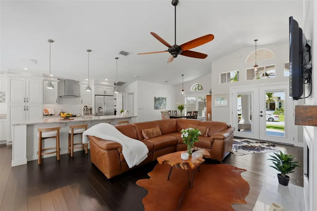 631 De Soto Drive Tierra Verde FL 33715