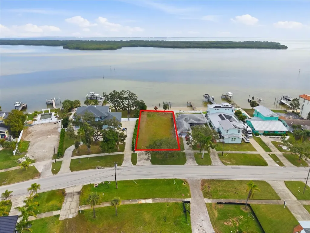 6043 Bayou Grande Boulevard NE St Petersburg FL 33703