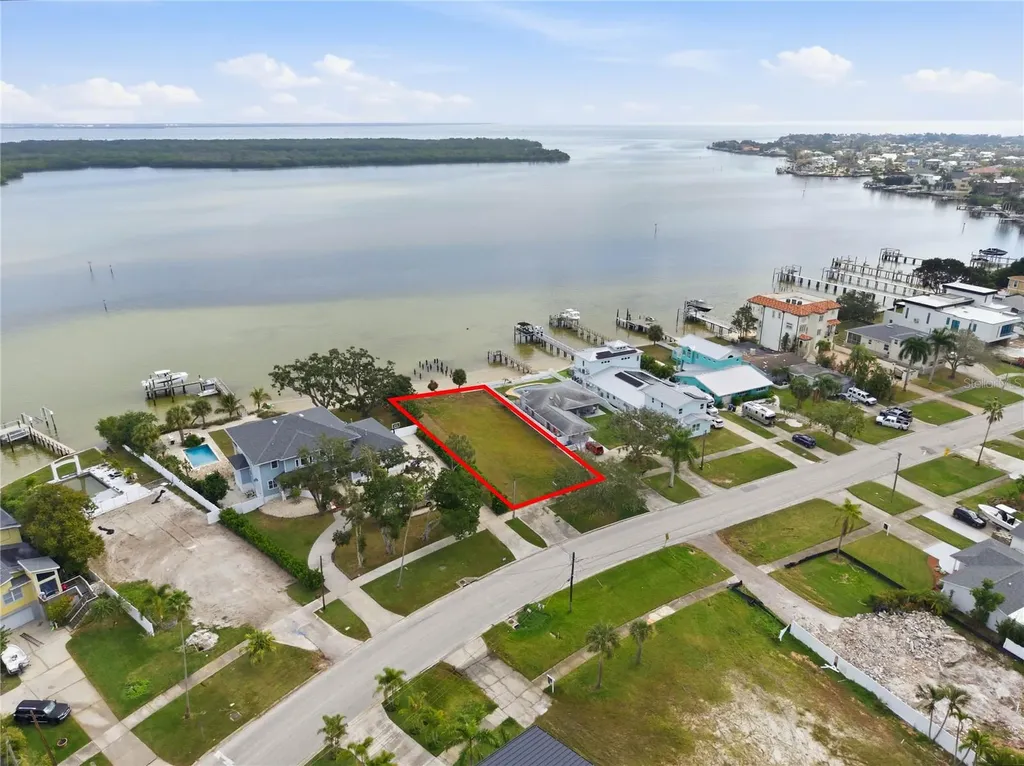 6043 Bayou Grande Boulevard NE St Petersburg FL 33703