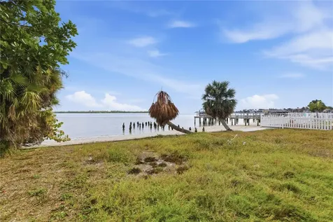 6043 Bayou Grande Boulevard NE St Petersburg FL 33703