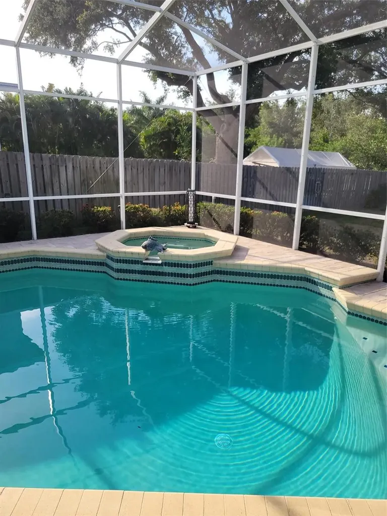 961 Live Oak Avenue NE St Petersburg FL 33703