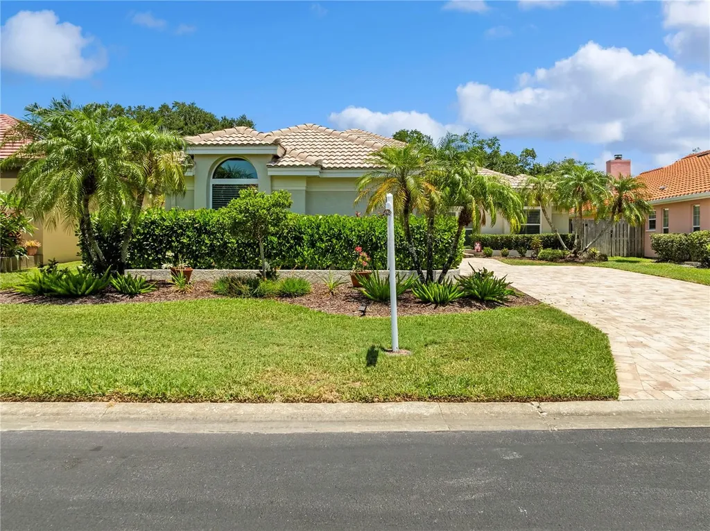 961 Live Oak Avenue NE St Petersburg FL 33703
