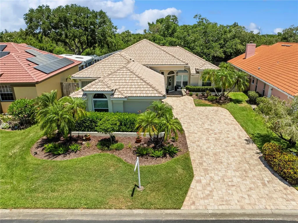 961 Live Oak Avenue NE St Petersburg FL 33703
