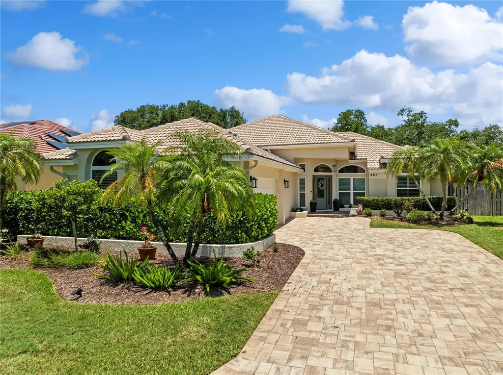 961 Live Oak Avenue NE St Petersburg FL 33703