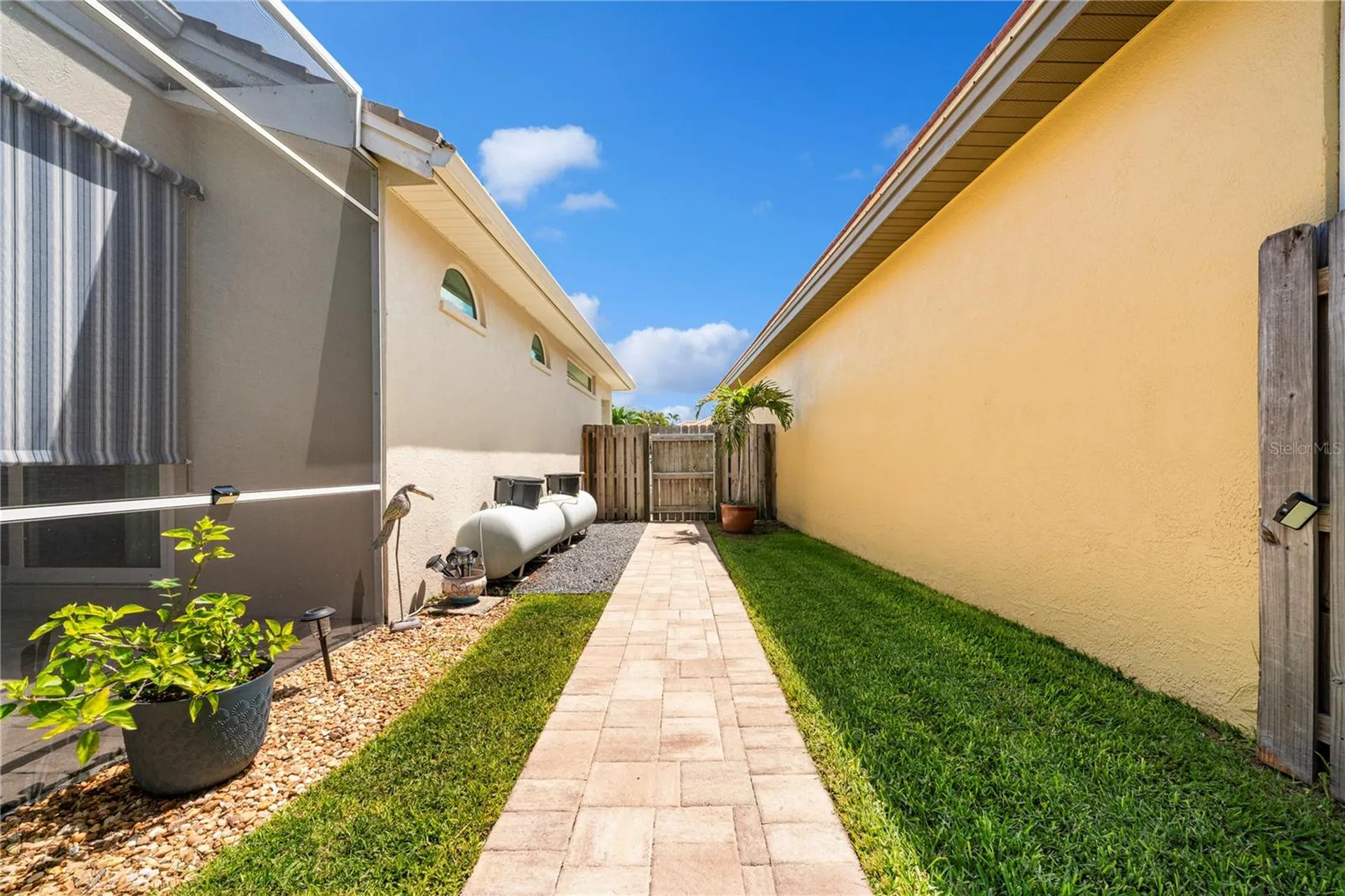 961 Live Oak Avenue NE St Petersburg FL 33703