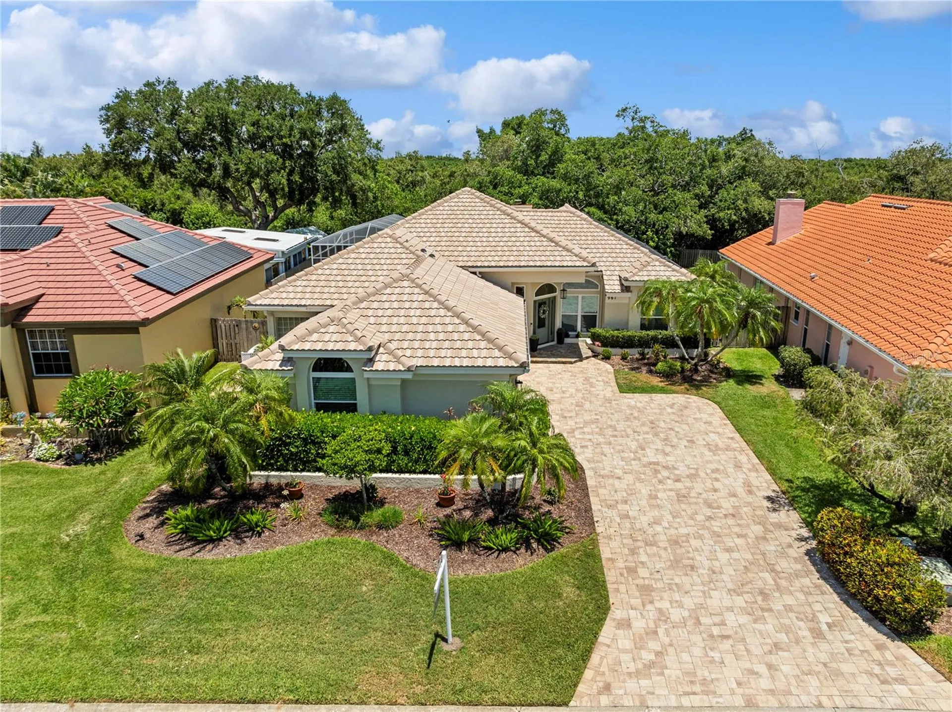 961 Live Oak Avenue NE St Petersburg FL 33703