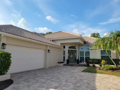961 Live Oak Avenue NE St Petersburg FL 33703
