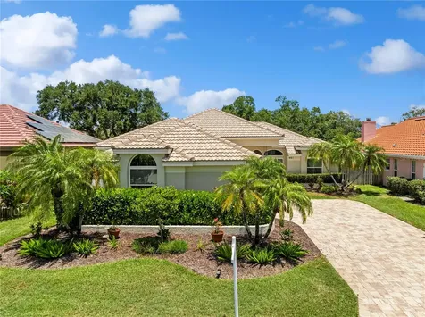 961 Live Oak Avenue NE St Petersburg FL 33703