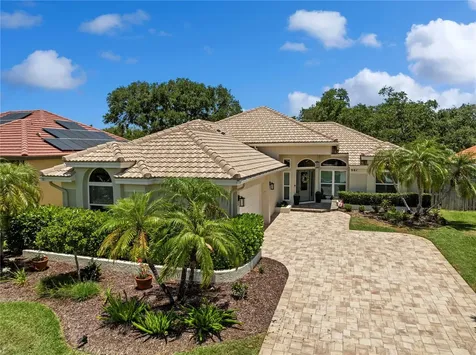 961 Live Oak Avenue NE St Petersburg FL 33703