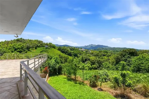 988 Km 1.5 Luquillo PR 00773