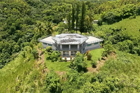 988 Km 1.5 Luquillo PR 00773