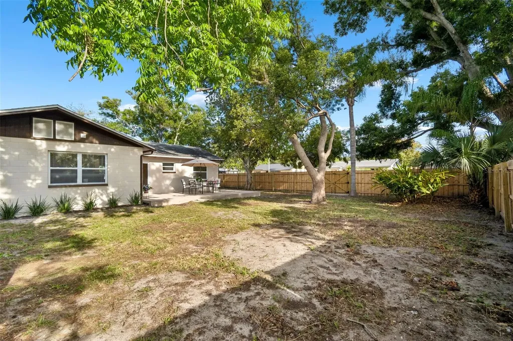 2804 Fulton Street SW Largo FL 33774