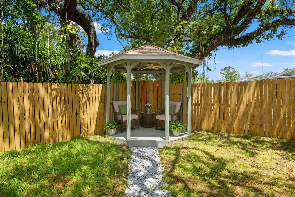 604 E Lambright Street Tampa FL 33604