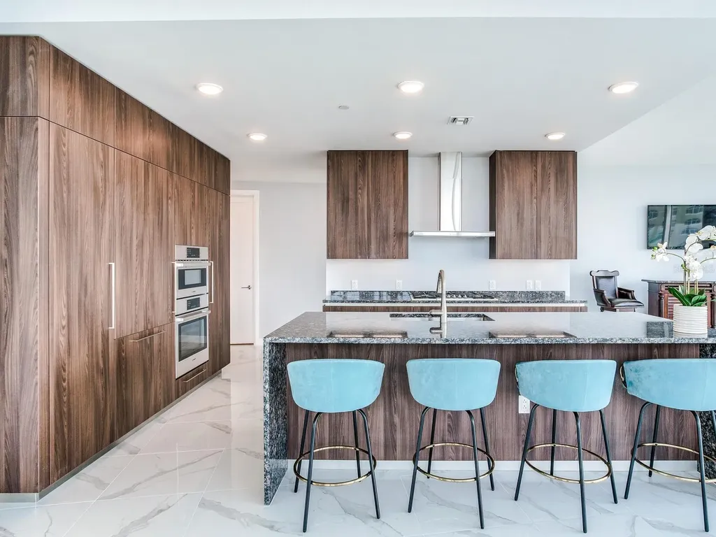 2900 W Bay To Bay Boulevard Tampa FL 33629
