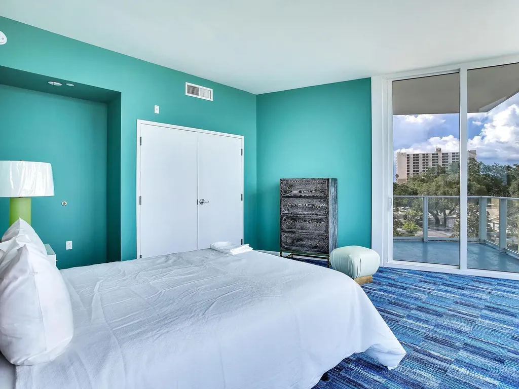 2900 W Bay To Bay Boulevard Tampa FL 33629