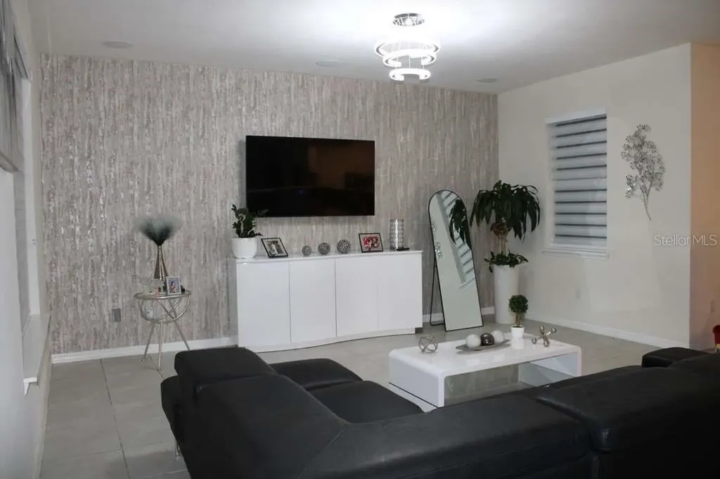 1723 Flourish Avenue Kissimmee FL 34744