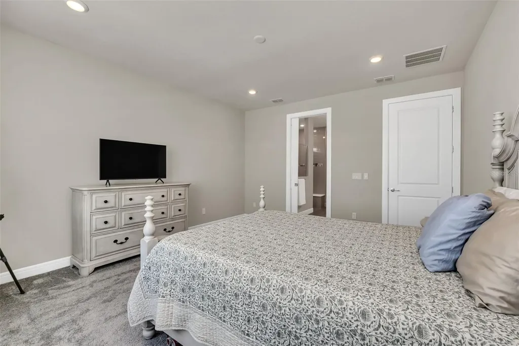 2001 Spring Shower Circle Kissimmee FL 34744