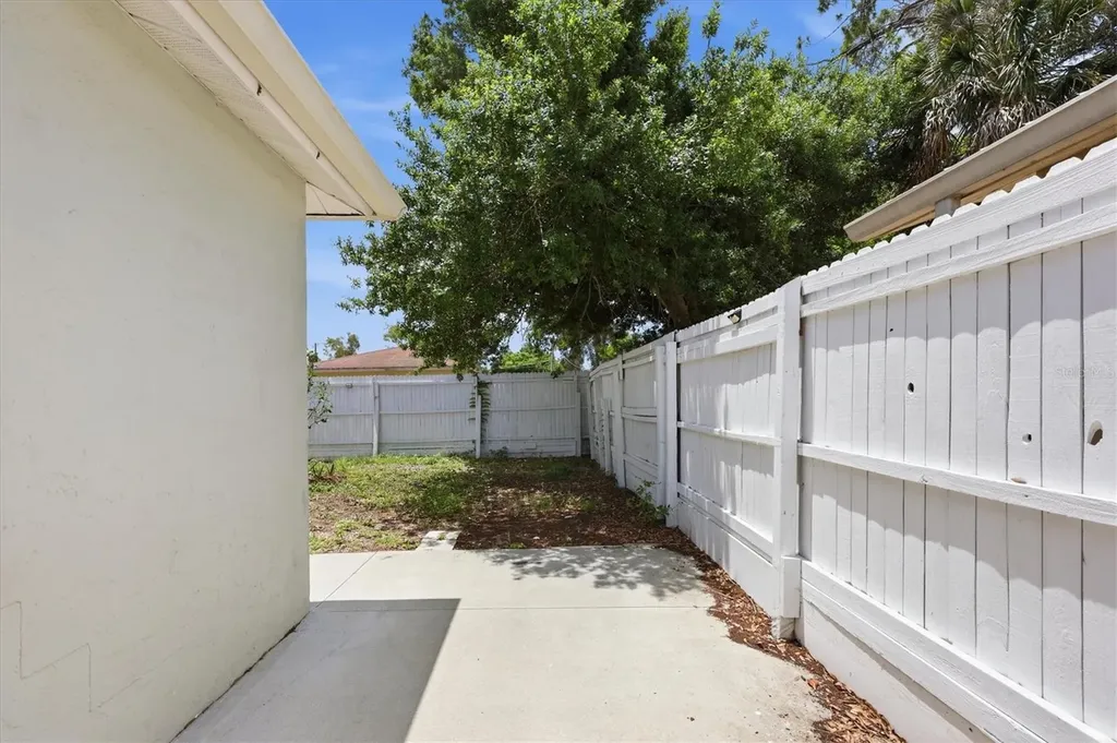 1856 Marbeth Street Sarasota FL 34231