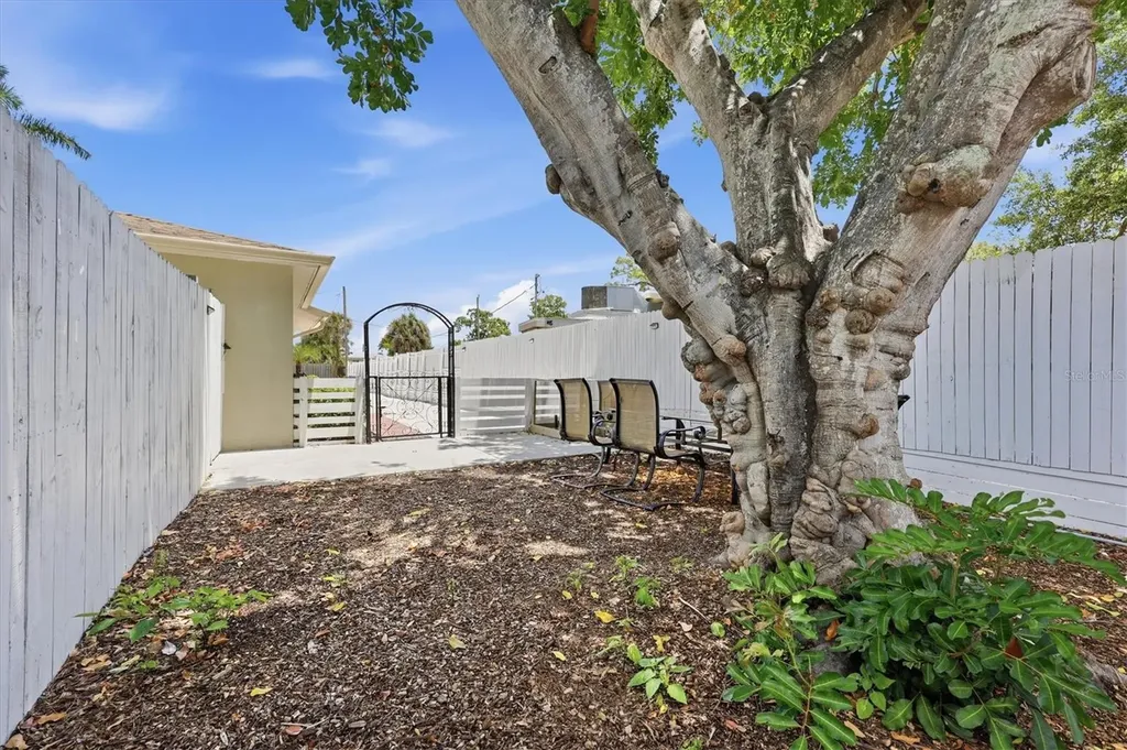 1856 Marbeth Street Sarasota FL 34231
