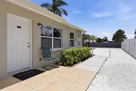1856 Marbeth Street Sarasota FL 34231