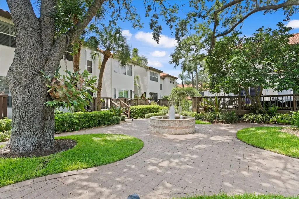 1119 Shipwatch Circle Tampa FL 33602