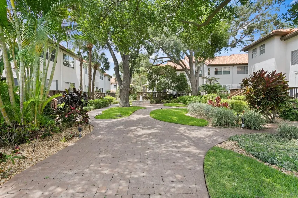 1119 Shipwatch Circle Tampa FL 33602