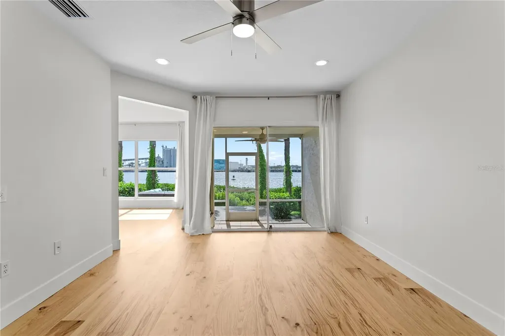 1119 Shipwatch Circle Tampa FL 33602