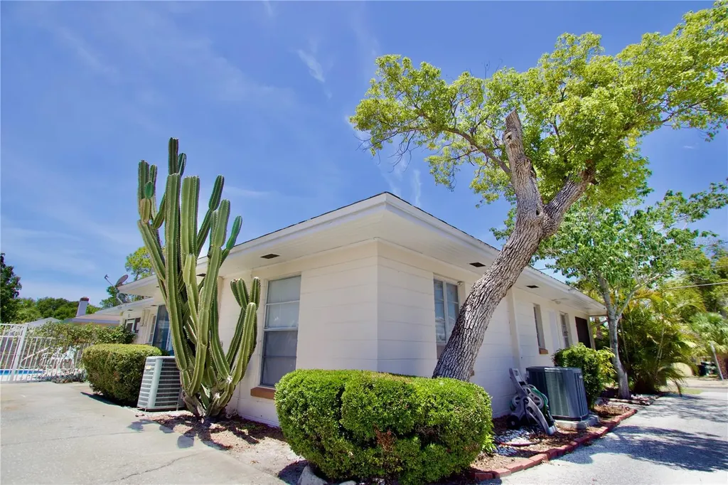 411 Pleasant Street Clearwater FL 33755