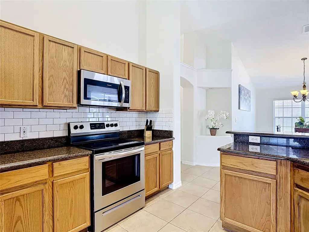 7949 Golden Pond Circle Kissimmee FL 34747