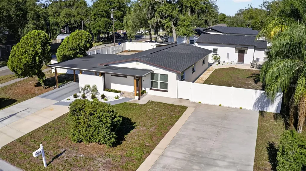 10402 N Pawnee Avenue Tampa FL 33617