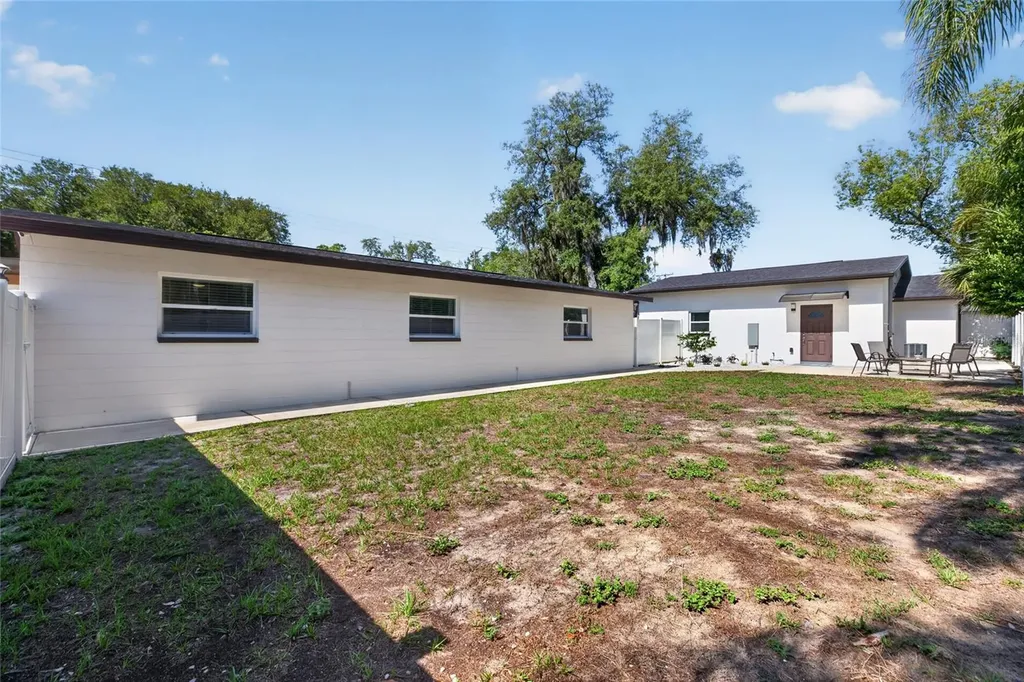 10402 N Pawnee Avenue Tampa FL 33617