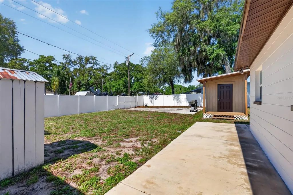 10402 N Pawnee Avenue Tampa FL 33617